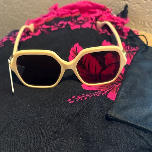 Gucci Beige Sunglasses main image 5